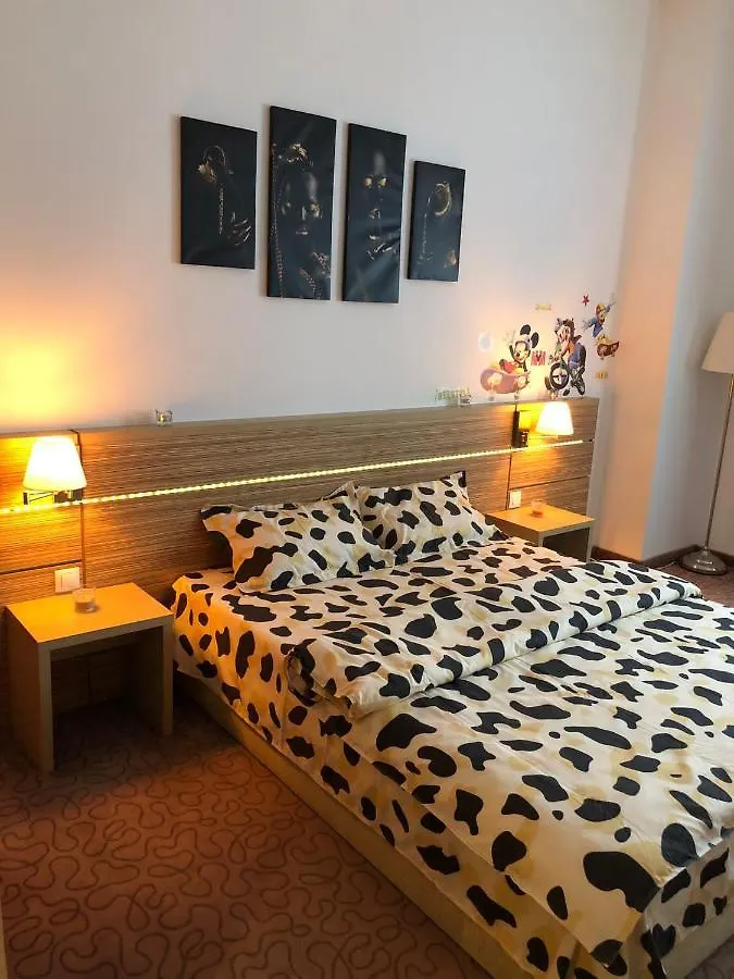 Yamalux Apartments - Lakeside Apartment - Ringrand Residence Boekarest