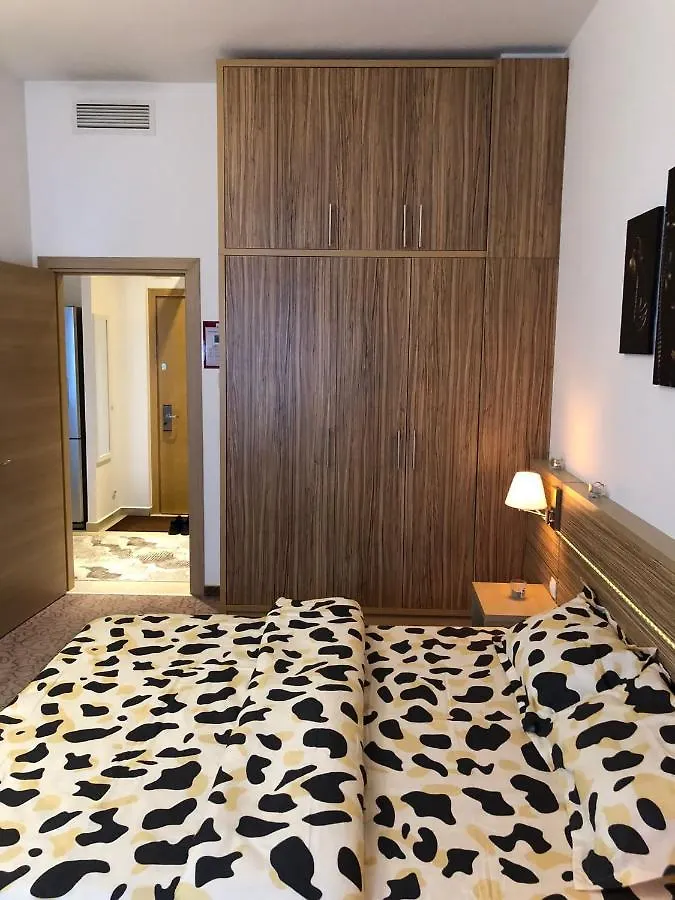 Yamalux Apartments - Lakeside Apartment - Ringrand Residence Boekarest Roemenië