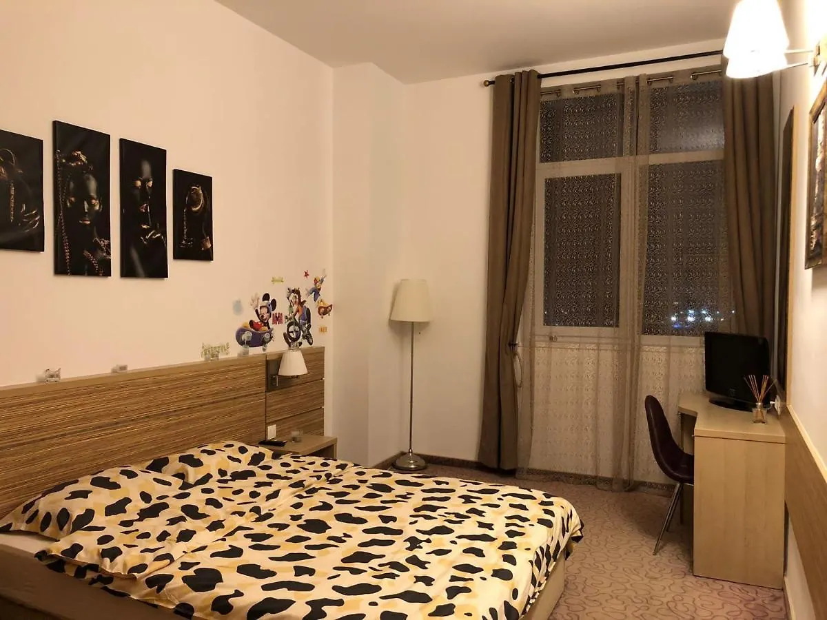 Yamalux Apartments - Lakeside Apartment - Ringrand Residence Boekarest