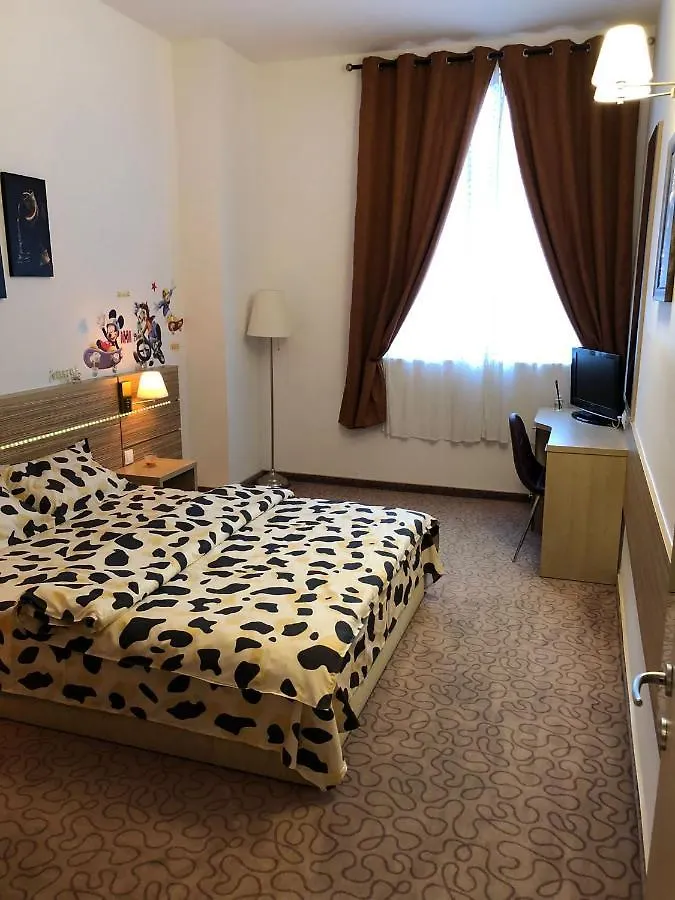Yamalux Apartments - Lakeside Apartment - Ringrand Residence Boekarest