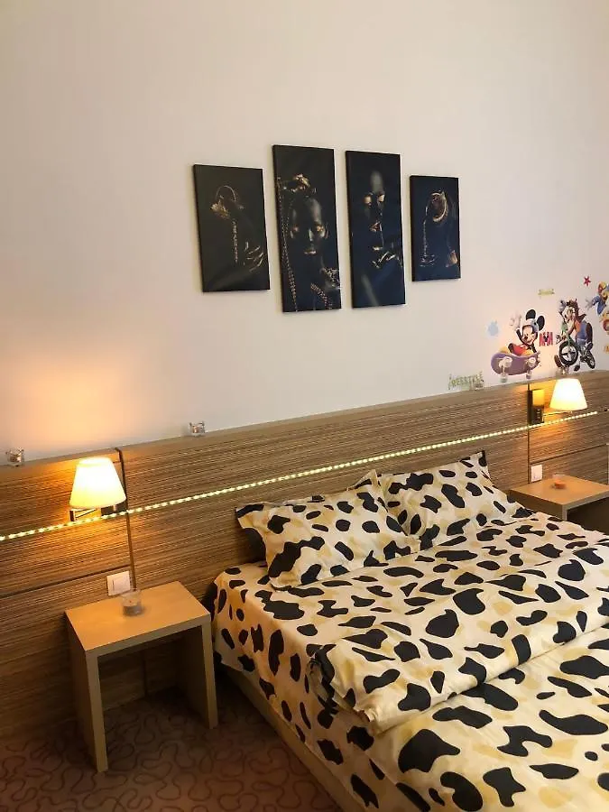 Yamalux Apartments - Lakeside Apartment - Ringrand Residence Boekarest